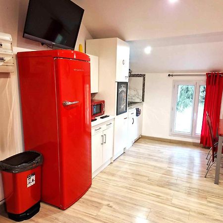 11 - Tres Joli 2 Pieces Tout Equipe Pour 1 A 5 Personnes, Vue Sur Parc Arbore, Parking Privatif Gratuit, Grand Fourgon Possible, Tout Le Linge De Maison Est Fourni Razac-sur-lʼIsle Eksteriør bilde