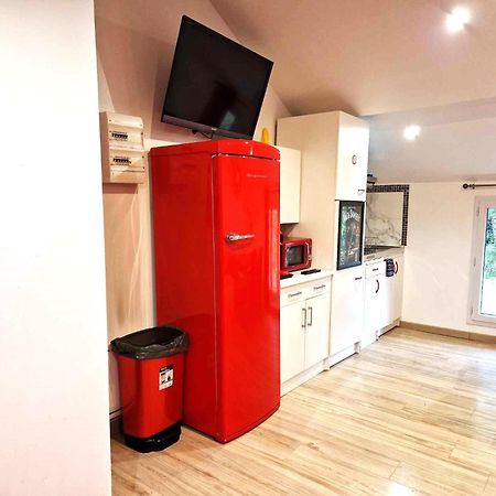 11 - Tres Joli 2 Pieces Tout Equipe Pour 1 A 5 Personnes, Vue Sur Parc Arbore, Parking Privatif Gratuit, Grand Fourgon Possible, Tout Le Linge De Maison Est Fourni Razac-sur-lʼIsle Eksteriør bilde