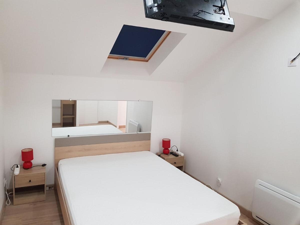 11 - Tres Joli 2 Pieces Tout Equipe Pour 1 A 5 Personnes, Vue Sur Parc Arbore, Parking Privatif Gratuit, Grand Fourgon Possible, Tout Le Linge De Maison Est Fourni Razac-sur-lʼIsle Eksteriør bilde