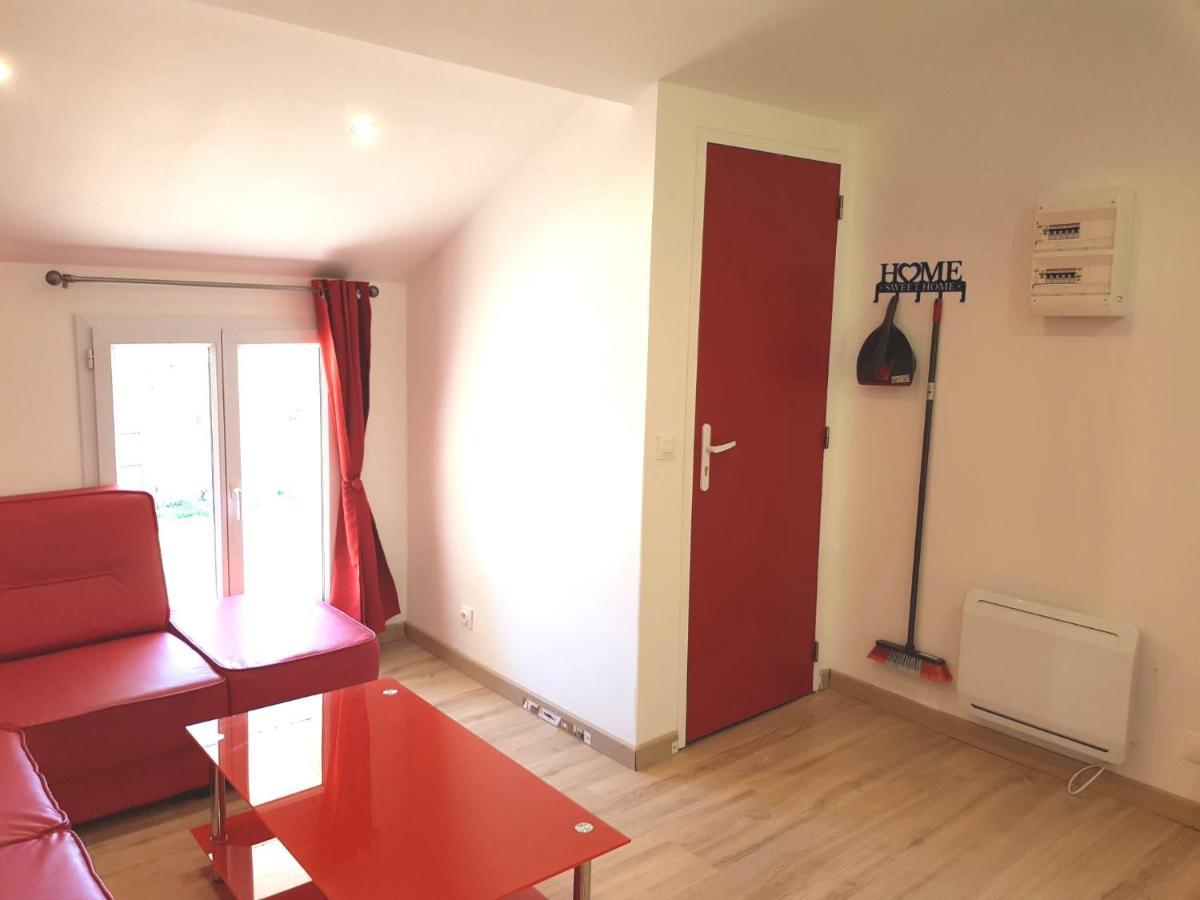 11 - Tres Joli 2 Pieces Tout Equipe Pour 1 A 5 Personnes, Vue Sur Parc Arbore, Parking Privatif Gratuit, Grand Fourgon Possible, Tout Le Linge De Maison Est Fourni Razac-sur-lʼIsle Eksteriør bilde