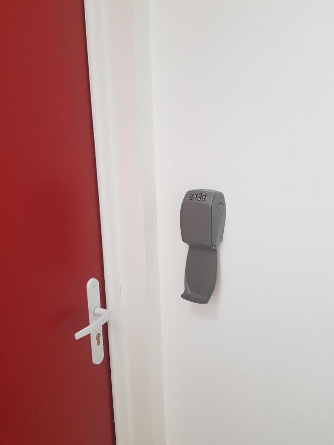 11 - Tres Joli 2 Pieces Tout Equipe Pour 1 A 5 Personnes, Vue Sur Parc Arbore, Parking Privatif Gratuit, Grand Fourgon Possible, Tout Le Linge De Maison Est Fourni Razac-sur-lʼIsle Eksteriør bilde