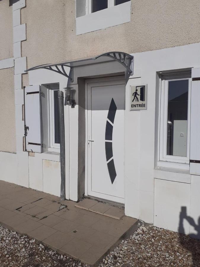11 - Tres Joli 2 Pieces Tout Equipe Pour 1 A 5 Personnes, Vue Sur Parc Arbore, Parking Privatif Gratuit, Grand Fourgon Possible, Tout Le Linge De Maison Est Fourni Razac-sur-lʼIsle Eksteriør bilde